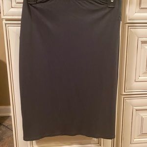 Mossimo black light weight summer skirt with elastic waist SIZE L short